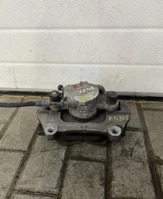 Volvo XC40 Front brake caliper P3246299 F4208