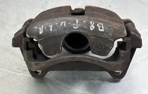 Volkswagen PASSAT B8 Front brake caliper 5G0615124E
