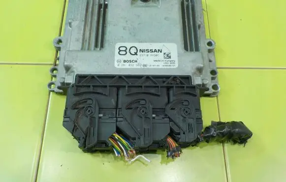 Nissan Note (E12) Engine control unit/module 23710XH30C