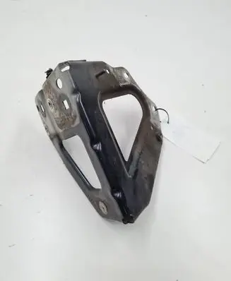 Audi A6 S6 C6 4F Fender mounting bracket 4F0821135B