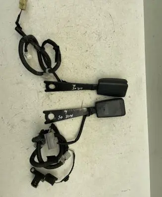 Toyota Avensis T250 Front seatbelt buckle G3703 3901