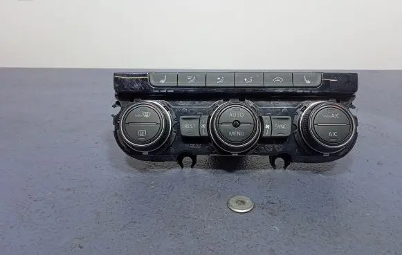 Volkswagen PASSAT B7 USA Climate control unit 5G0907044DP
