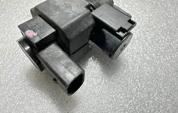 Audi A6 S6 C6 4F Turbo solenoid valve 059906628B