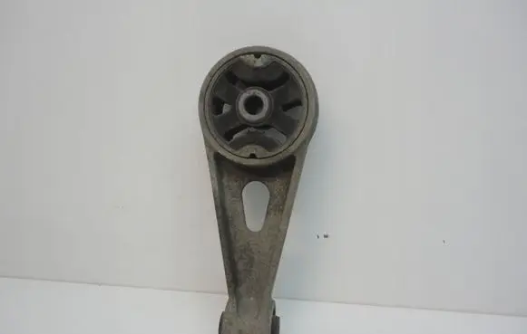 Chevrolet Spark Gearbox mounting bracket