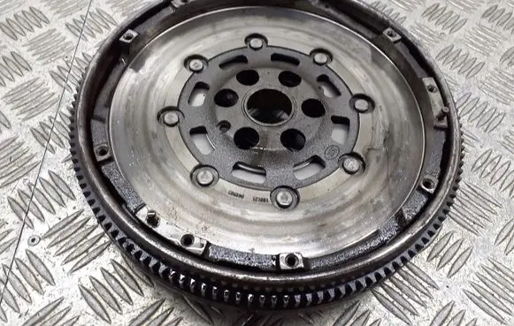 Skoda Octavia Mk2 (1Z) Dual mass flywheel 