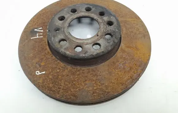 Volkswagen Golf V Front brake disc