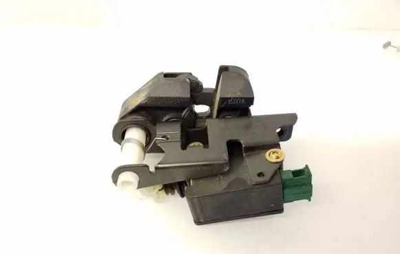 Land Rover Discovery 3 - LR3 Tailgate lock latch 40620482 01067005041 51247016049