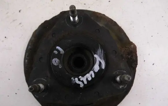 Ford Focus Front coil spring rubber mount 