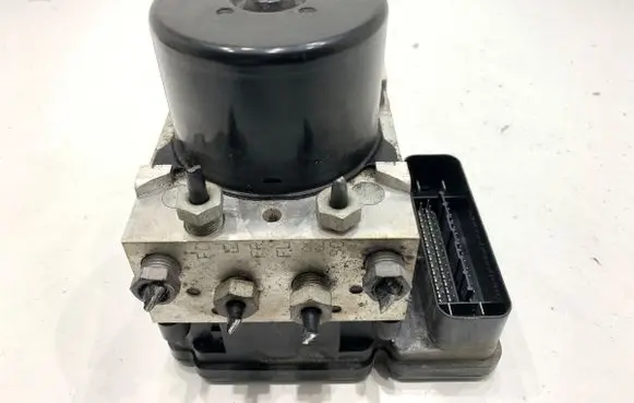 Volvo S80 ABS Pump 31329139