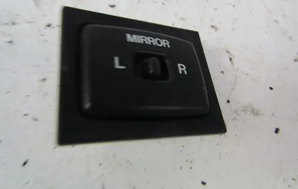 Suzuki Swift Cultus Wing mirror switch 