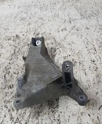 BMW 1 E81 E87 Engine mounting bracket 24168110
