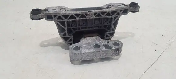 Opel Insignia B Engine mount bracket 84240118