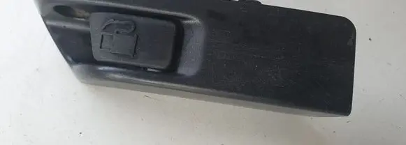 Toyota Verso Fuel tank opening switch 