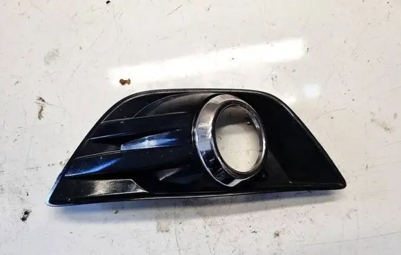 Ford Kuga I Front bumper lower grill 8V4119953A