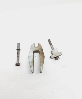 Subaru Outback (BS) Fuel Injector clamp holder