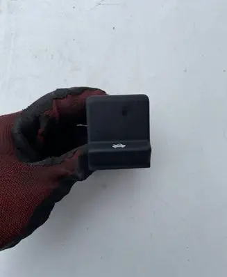 Ford Explorer Engine bonnet (hood) release handle