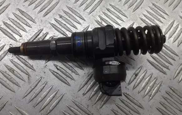 Skoda Octavia Mk2 (1Z) Fuel injector 0414720215