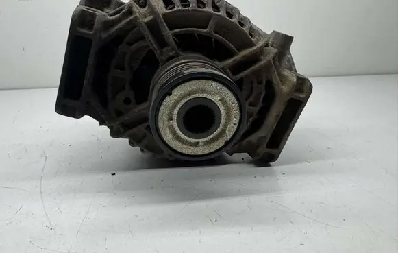 Opel Vectra C Generator/alternator 0124515096