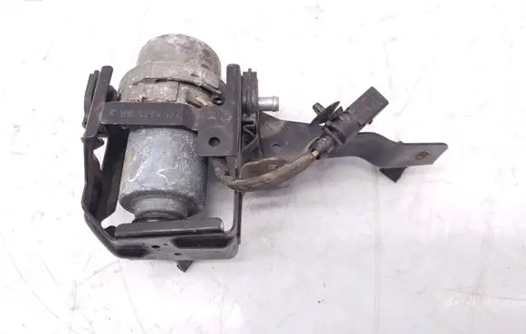 Porsche Cayenne (9PA) Vacuum pump 8E0927317A 7L5614143A