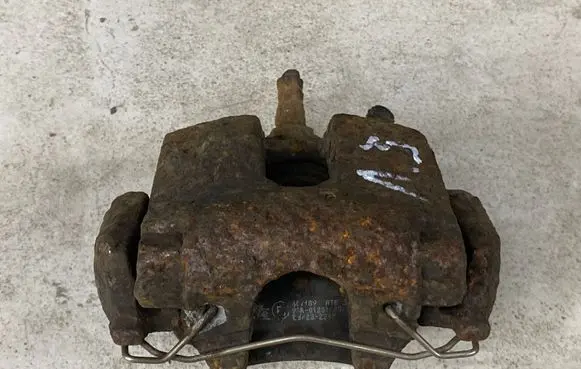 Volvo XC90 Rear brake caliper 