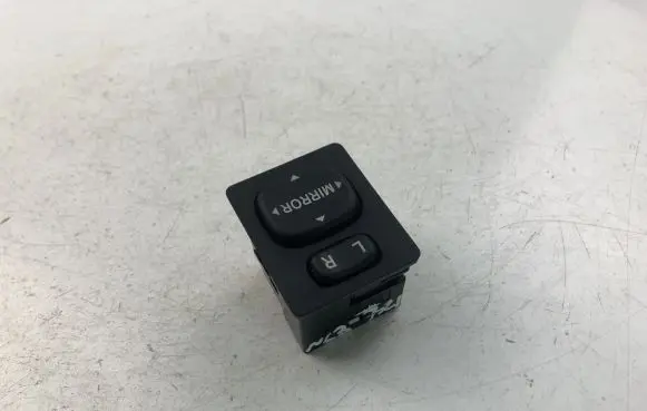 Toyota Yaris Wing mirror switch 769746F