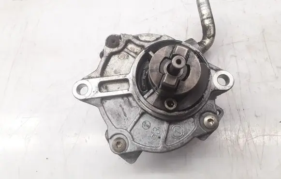 Mercedes-Benz E W210 Vacuum pump A6112300065