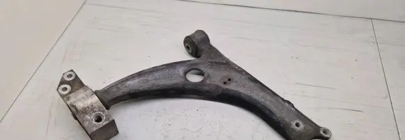 Volkswagen PASSAT B6 Front lower control arm/wishbone 3C0407153B