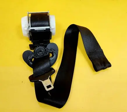BMW 1 E81 E87 Front seatbelt 340032673