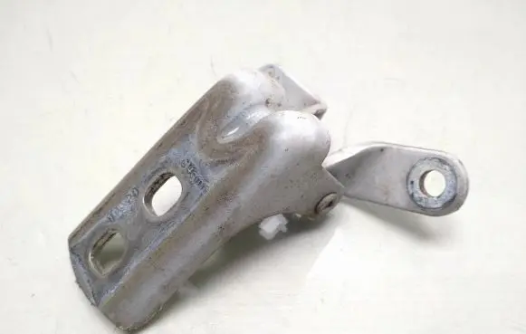Opel Astra J Front door lower hinge 
