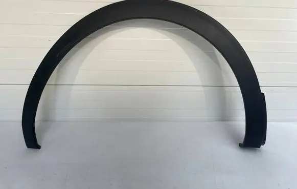 Peugeot 3008 II Rear arch trim 9825289077