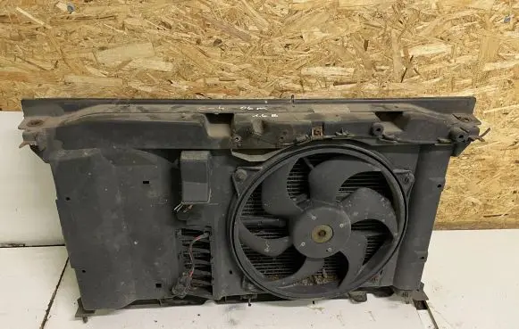 Citroen C4 I Radiator support slam panel