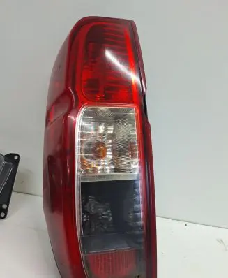 Nissan Navara Rear/tail lights