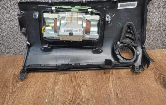 Mazda CX-7 Passenger airbag