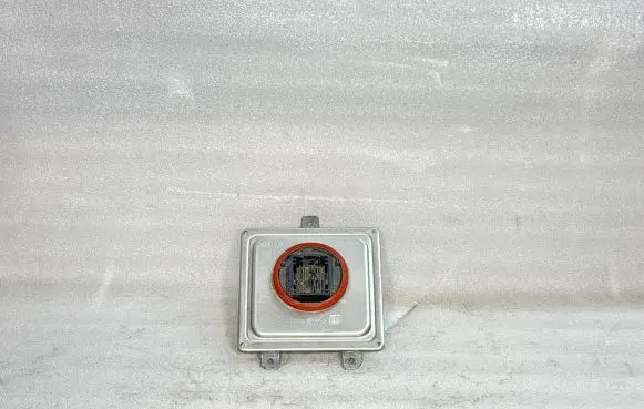 BMW 3 G20 G21 Headlight ballast module Xenon 7933359 3376130 6141908