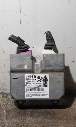 Opel Zafira B Airbag control unit/module 327963935
