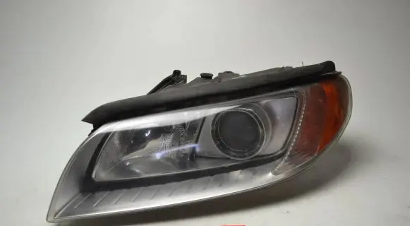 Volvo V70 Headlight/headlamp 31214347 6333100001