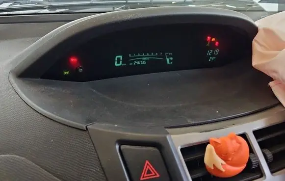 Toyota Yaris Speedometer (instrument cluster) 838000DJ00 IMPRK1595459