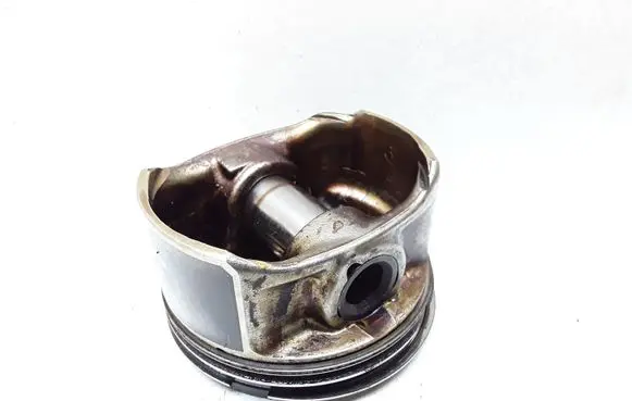 Volvo V70 Piston 