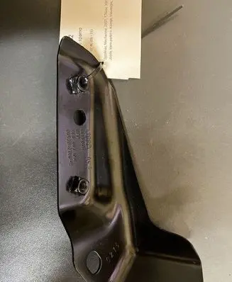 Audi Q7 4L Fender mounting bracket 4L0807054 DX52DZ140MB