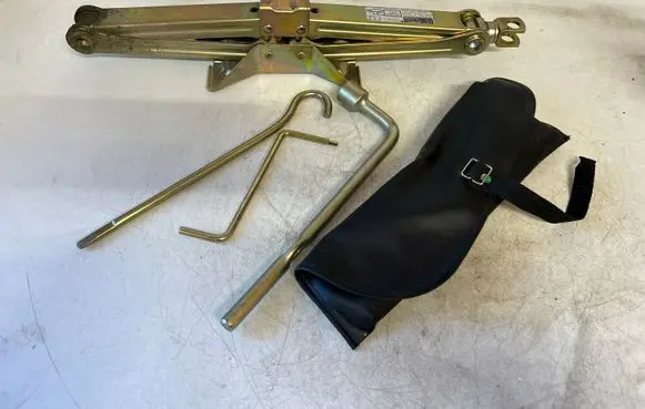Honda CR-V Lift Jack 