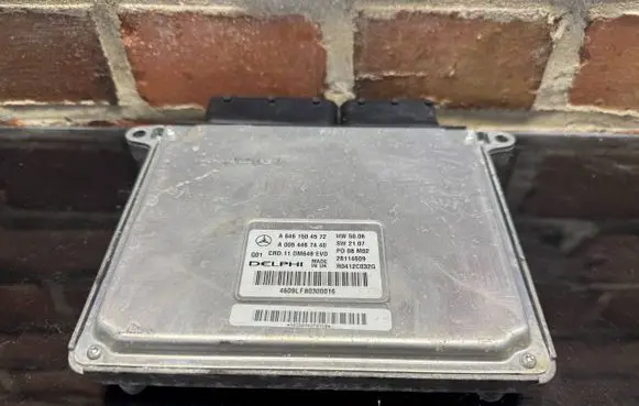 Mercedes-Benz C W204 Engine control unit/module A6461504572 28114609 A0054467440