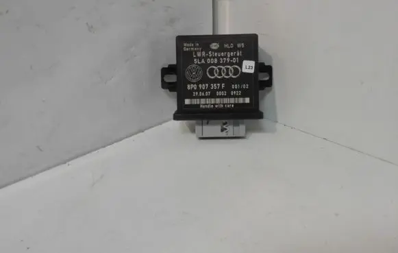 Audi A8 S8 D3 4E Light module LCM 8P0907357F 5LA00837901