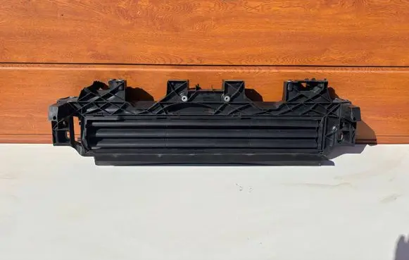 Audi e-tron Intercooler air guide/duct channel 4KE807771A