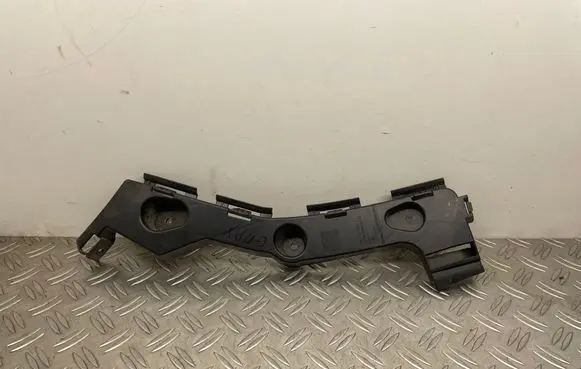 Rear bumper mounting bracket