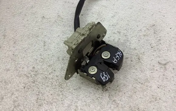Alfa Romeo 159 Loading door lock B805