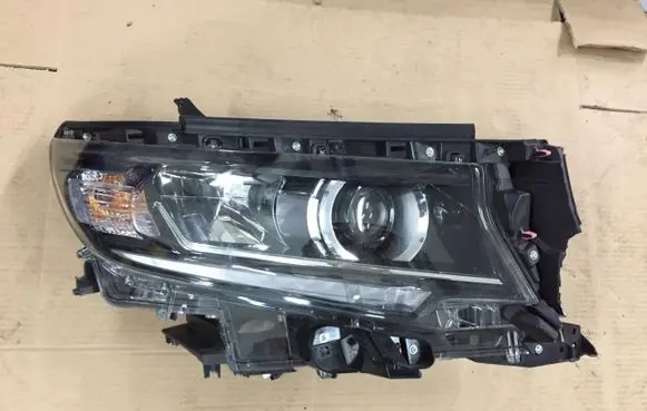 Toyota Land Cruiser (J150) Headlight/headlamp