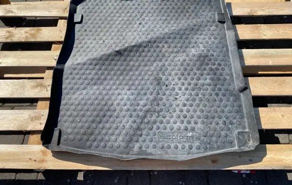 Audi A4 S4 B6 8E 8H Rubber trunk/boot mat liner 54165