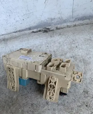 Toyota Avensis T250 Fuse module