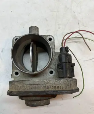 Volkswagen Caddy Throttle valve 038128063C