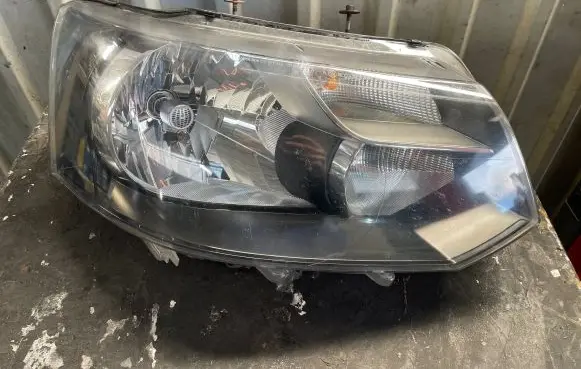 Volkswagen Transporter - Caravelle T5 Headlight/headlamp 7E1941016H 030125430200
